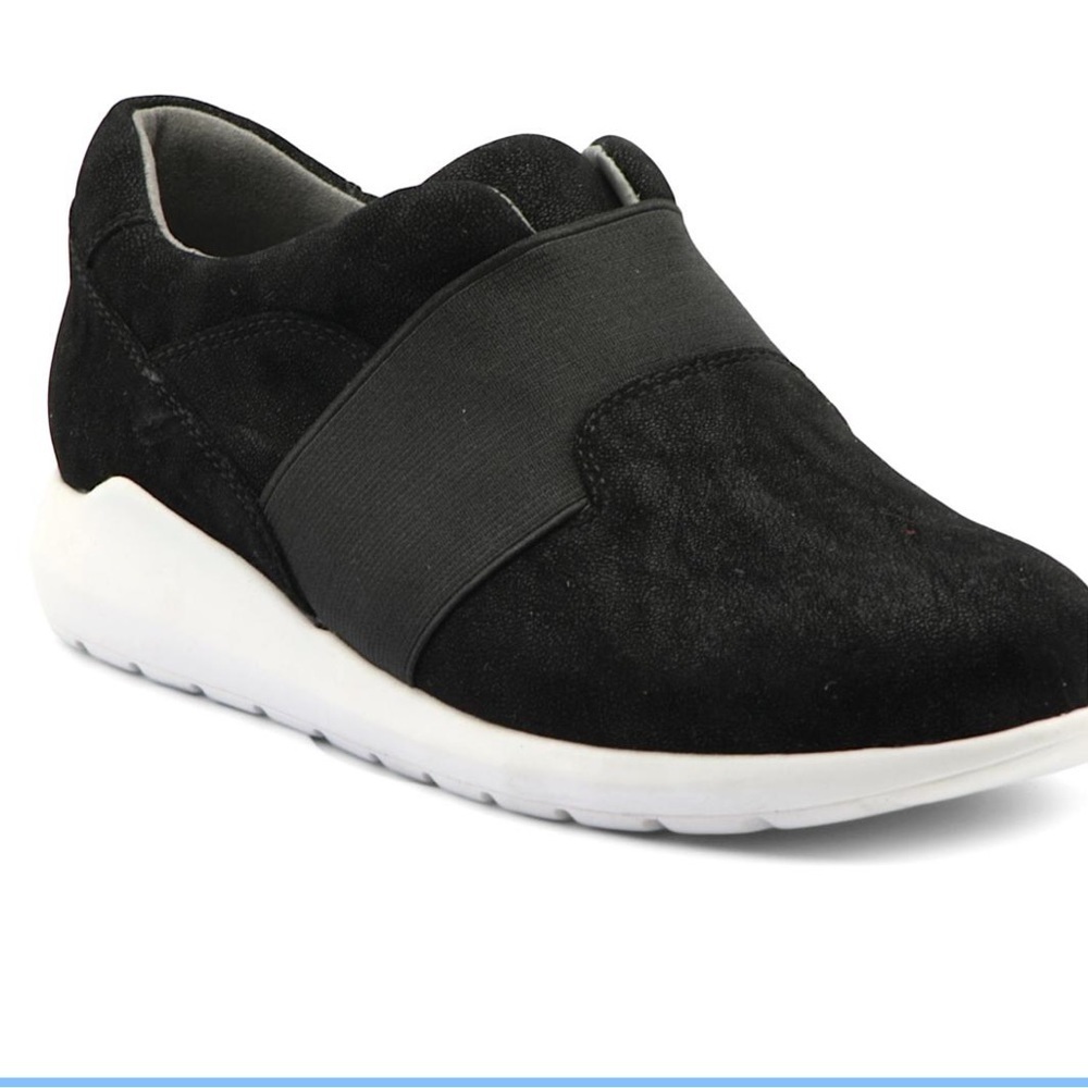 Mootsies Tootsie ‘Wander’ slip on sneakers in black faux suede leather 6.5